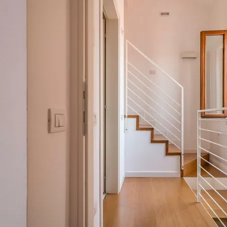 Carmini Canal View And Balcony With Lift Appartement Venise