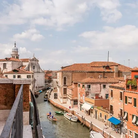 Appartement Carmini Canal View And Balcony With Lift