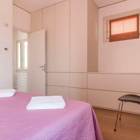 Carmini Canal View And Balcony With Lift Appartement