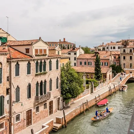 Carmini Canal View And Balcony With Lift Appartement Venise