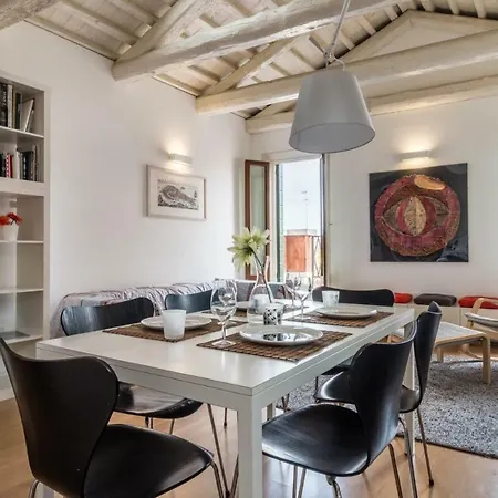 Carmini Canal View And Balcony With Lift * Venice